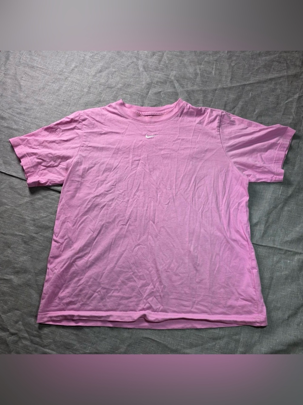 Nike Mini Center Swoosh Loose Fit T-Shirt Womens Small Pink Embroidered Logo Tee